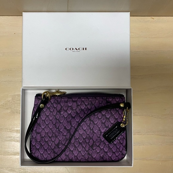 Coach Handbags - Coach wristlet, brand new, wallet size (5x7….ish)